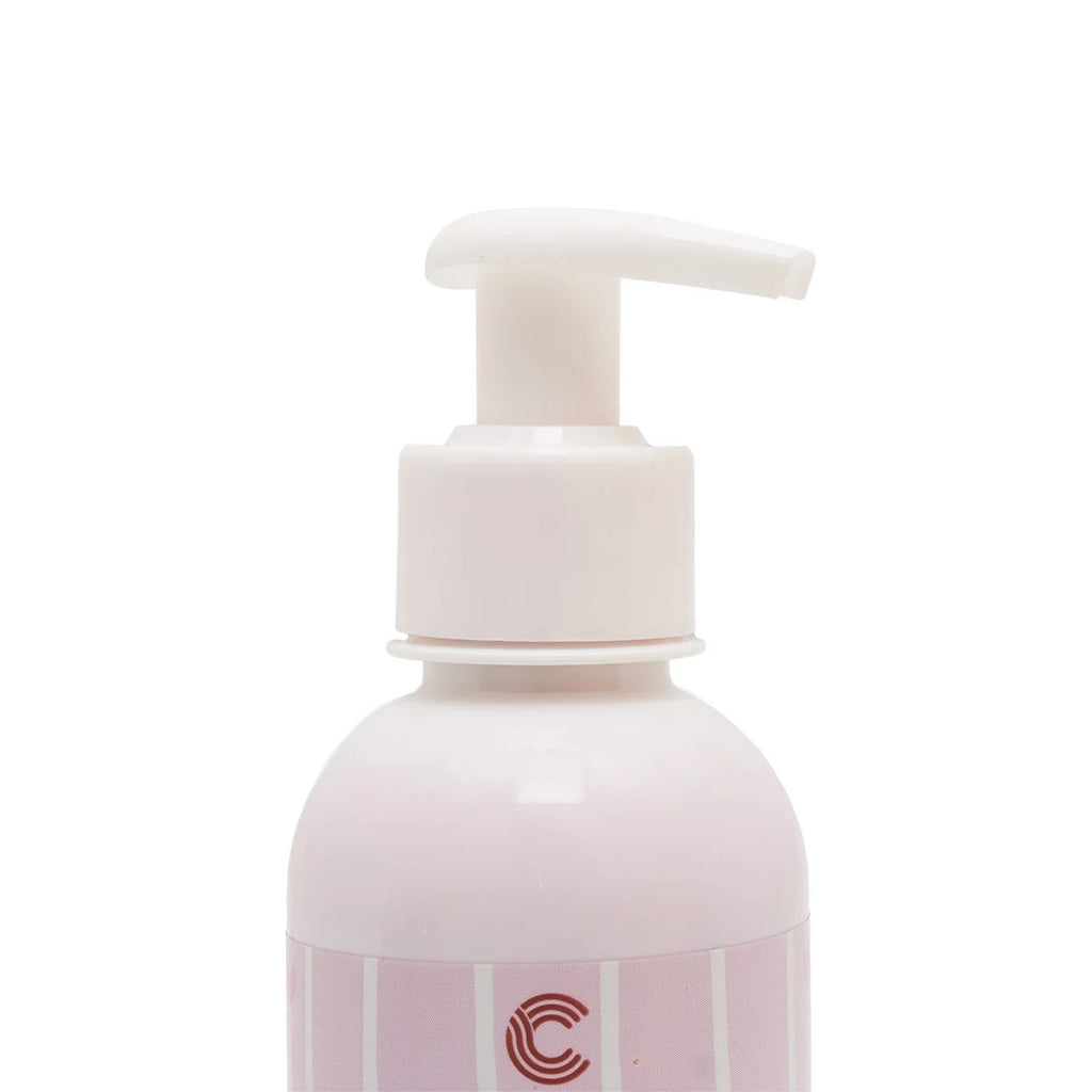 Body Moisturizer Love Strawberry Cap Life 240g